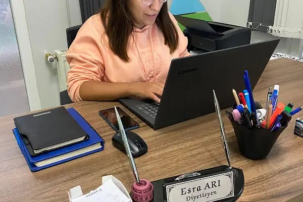 Uzm. Dyt. Esra Arı Yıl Sağlıklı Yaşam Merkezi - Resim 9