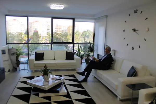 Réve Aesthetics - İzmir Göz Kapağı Estetiği & Dudak Dolgusu - Resim 6