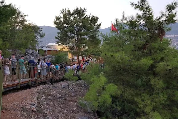 Alanya Belediyesi Recepoğlu Parkı - Resim 1