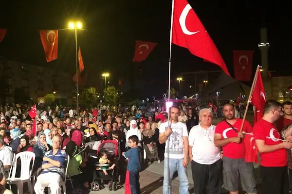 15 TEMMUZ ŞEHİTLER PARKI - Resim 13