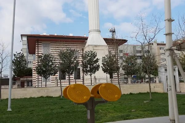 15 TEMMUZ ŞEHİTLER PARKI - Resim 4