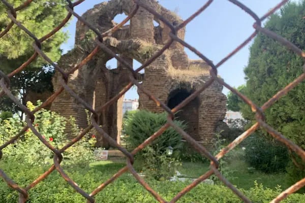 Tarihi Kilise - Çiftlikköy - Resim 15