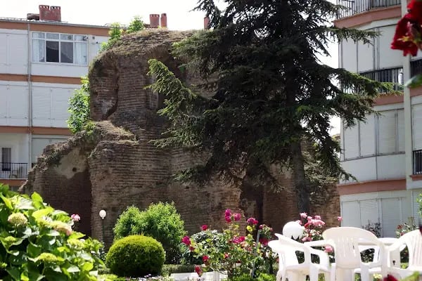 Tarihi Kilise - Çiftlikköy - Resim 4