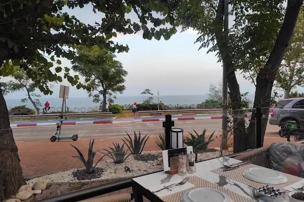 Mojos Lounge - Resim 6