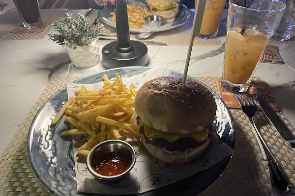 Mojos Lounge - Resim 4