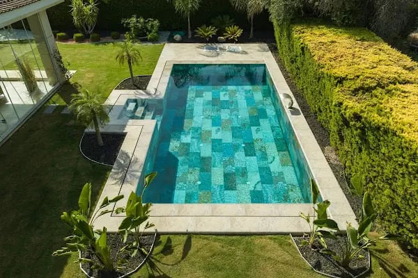 MARKAPOOL HAVUZ Kimyasalları Betonarme, Prefabrik Lineer Panel Havuz, Polyester Hazır Havuz Kurulumları Bakım Tadilat işleri - Resim 3