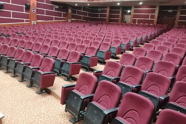 Akşehir Şehit Ömer Halisdemir Kültür Merkezi - Resim 2
