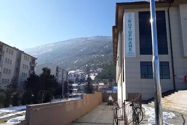 Akşehir Şehit Ömer Halisdemir Kültür Merkezi - Resim 12