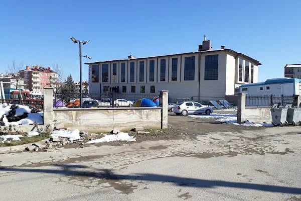 Akşehir Şehit Ömer Halisdemir Kültür Merkezi - Resim 15