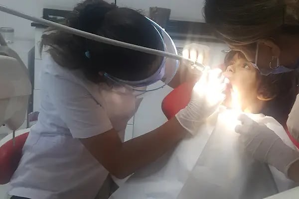 Özel Gazi Ata Ağız ve Diş Sağlığı Polikliniği Gaziemir - Resim 17