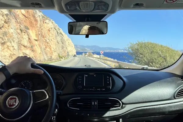First Rent A Car - Resim 14