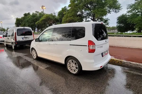 First Rent A Car - Resim 13