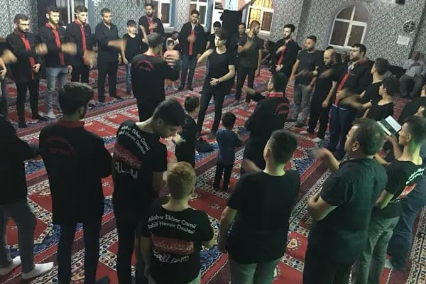 Bağcılar Göztepe Allah-u Ekber Camii (Ehlibeyt) - Resim 17