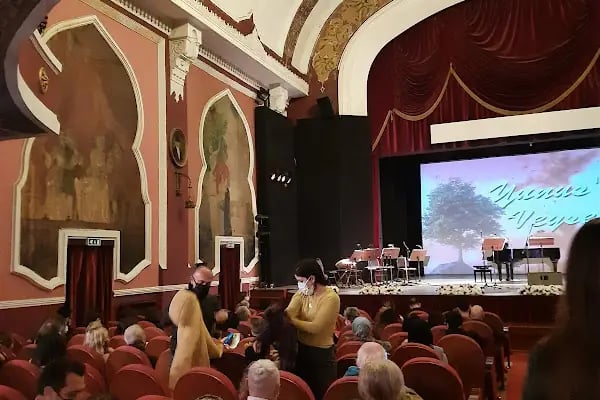 İzmir Devlet Opera ve Balesi Elhamra Sahnesi - Resim 5