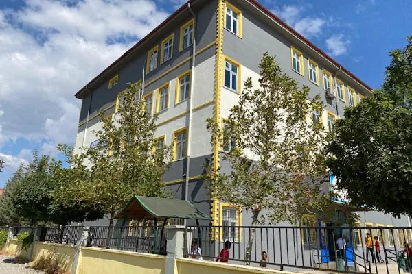 Hüsniye Özdemir İmam Hatip Ortaokulu - Resim 3