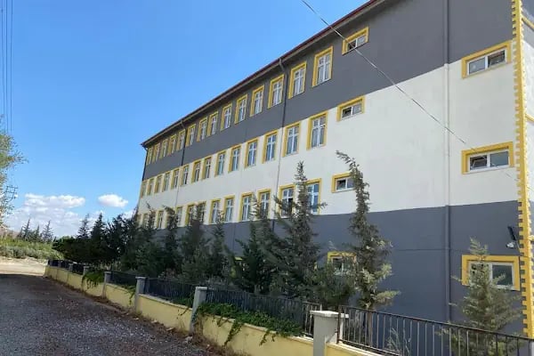 Hüsniye Özdemir İmam Hatip Ortaokulu - Resim 2