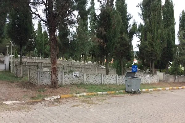 Emirsultan Mezarlığı - Resim 2