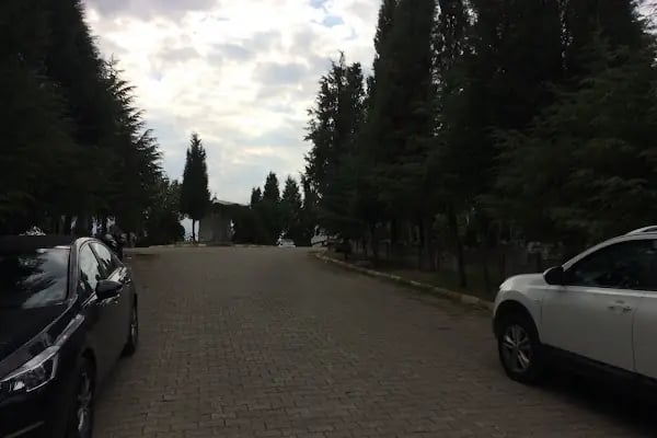 Emirsultan Mezarlığı - Resim 8