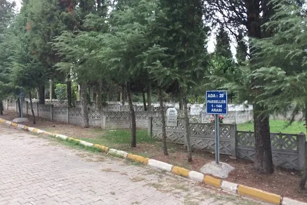 Emirsultan Mezarlığı - Resim 1