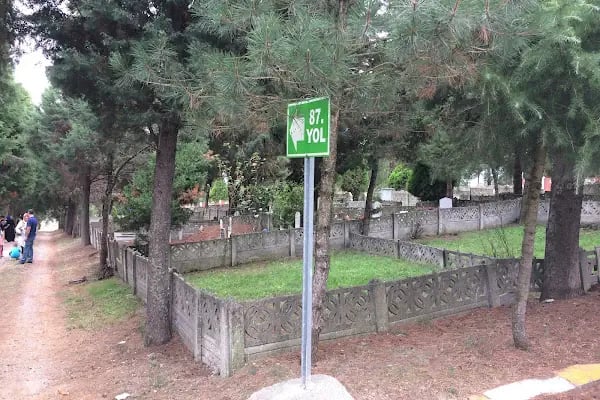Emirsultan Mezarlığı - Resim 10