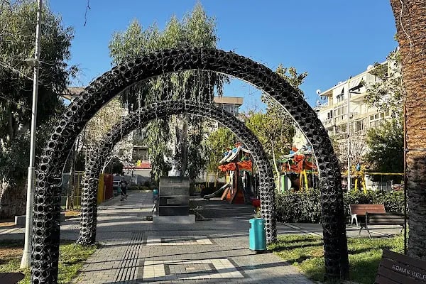 Fuat Göztepe Parkı - Resim 4
