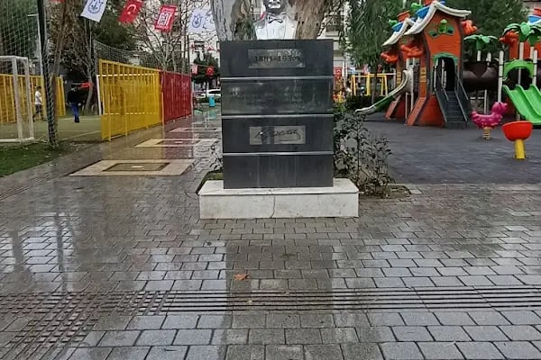 Fuat Göztepe Parkı - Resim 19
