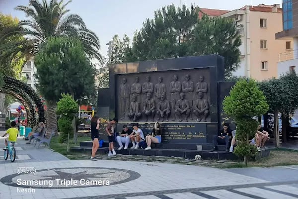 Fuat Göztepe Parkı - Resim 9