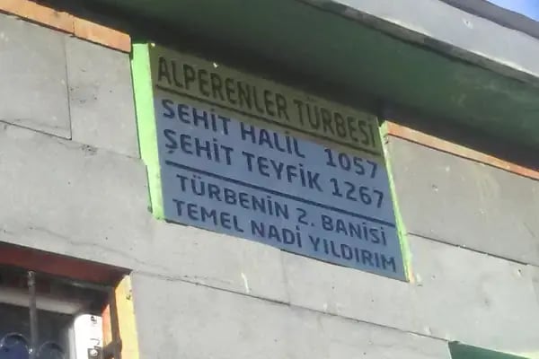 Şehit Alperenler Türbesi - Resim 17