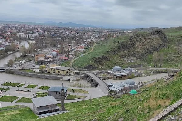 Şehit Alperenler Türbesi - Resim 5