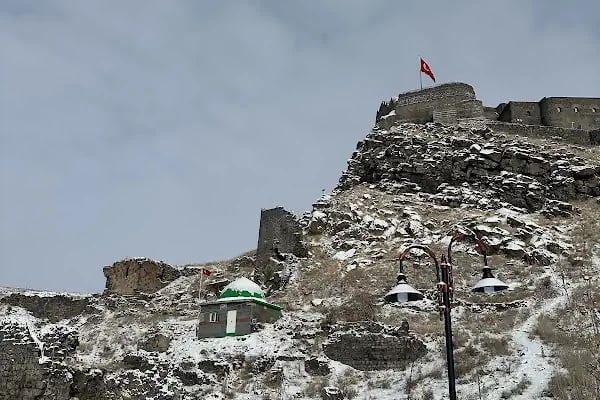 Şehit Alperenler Türbesi - Resim 11