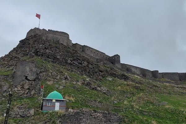 Şehit Alperenler Türbesi - Resim 14