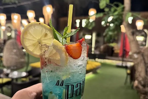 Saha Caffe & Restaurant - Hookah - Resim 8