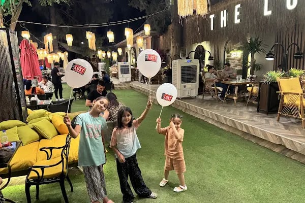 Saha Caffe & Restaurant - Hookah - Resim 6