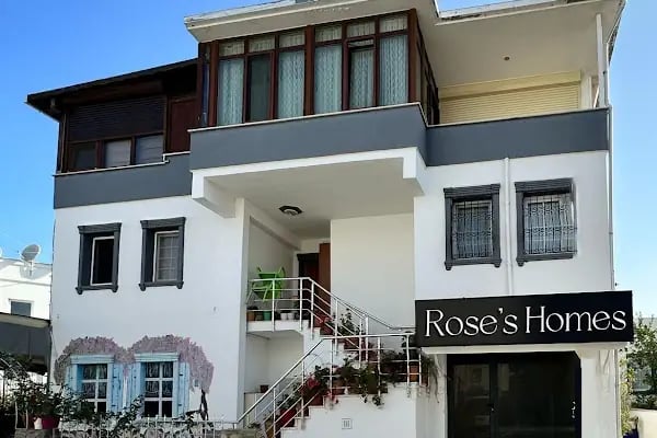 Roses Homes Real Estate - Resim 1