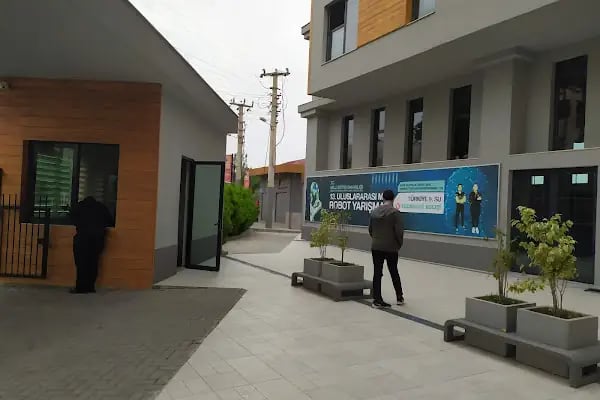 Özel Erkan Çukurova Teknoloji Koleji Mesleki ve Teknik Anadolu Lisesi - Resim 1