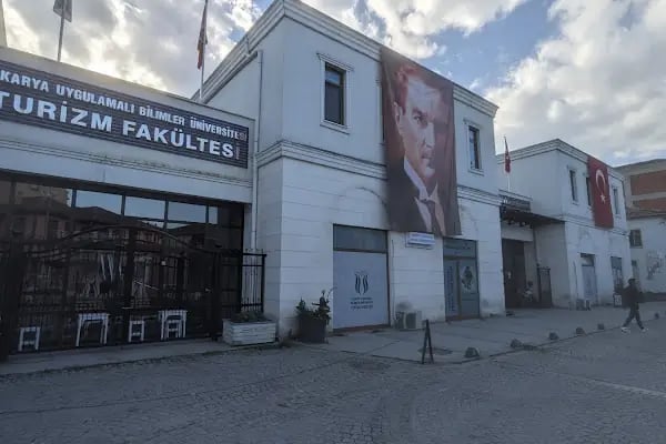 Sakarya Uygulamalı Bilimler Üniversitesi Turizm Fakültesi - Resim 12