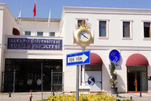 Sakarya Uygulamalı Bilimler Üniversitesi Turizm Fakültesi - Resim 9