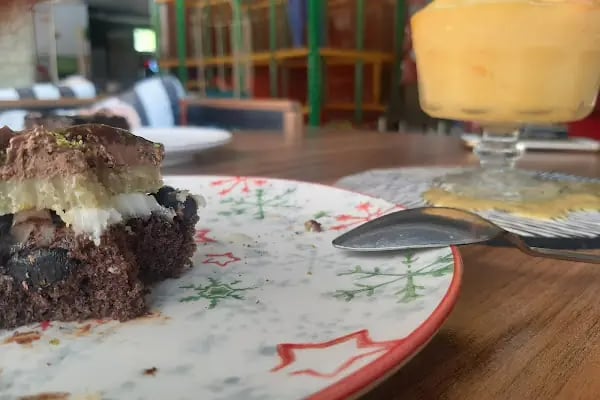 Velhasil Kafe Ve Oyun Sehrim - Resim 15
