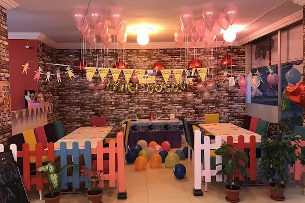 Velhasil Kafe Ve Oyun Sehrim - Resim 16