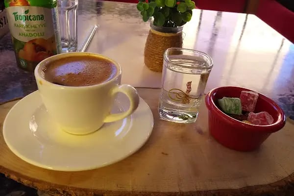 Velhasil Kafe Ve Oyun Sehrim - Resim 10