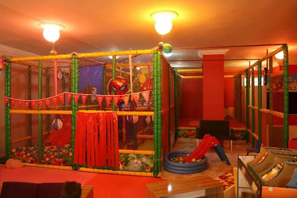Velhasil Kafe Ve Oyun Sehrim - Resim 6