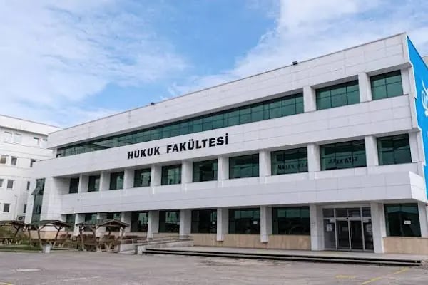 Sakarya Üniversitesi Hukuk Fakültesi Konferans Salonu - Resim 2