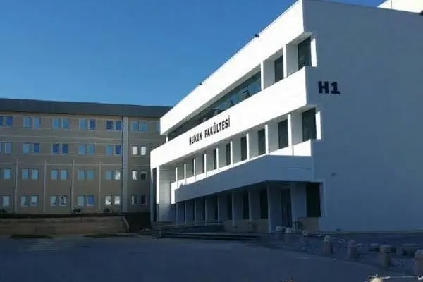 Sakarya Üniversitesi Hukuk Fakültesi Konferans Salonu - Resim 15