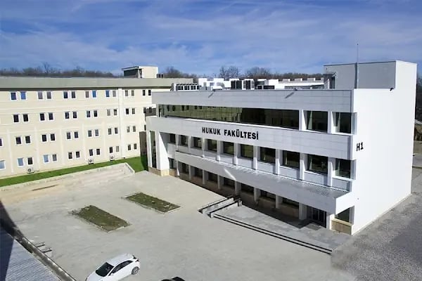 Sakarya Üniversitesi Hukuk Fakültesi Konferans Salonu - Resim 6