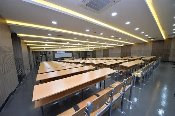 Sakarya Üniversitesi Hukuk Fakültesi Konferans Salonu - Resim 8
