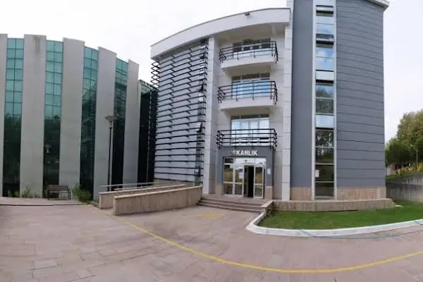 Sakarya Üniversitesi Hukuk Fakültesi Konferans Salonu - Resim 12