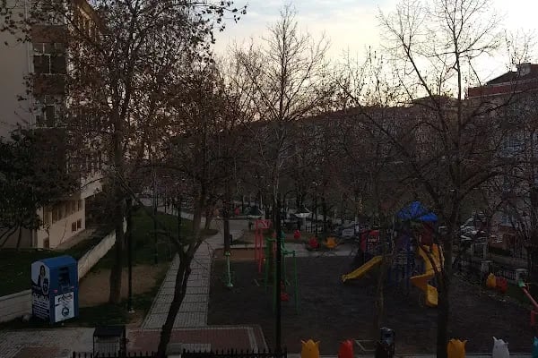 Selçuk Adalı Parkı - Resim 8