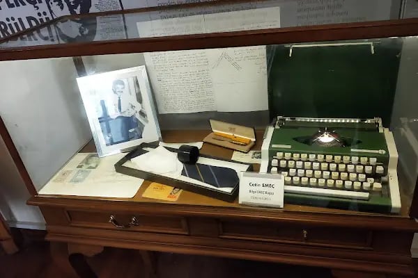 İzmir Basın Anı Evi - Resim 16