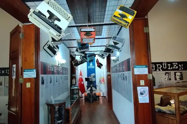 İzmir Basın Anı Evi - Resim 6