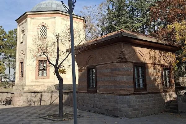 İsmail Paşazade Hacı Esad Türbesi - Resim 2